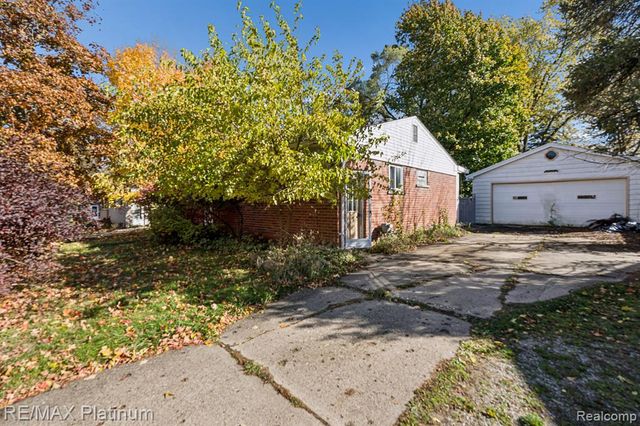 1149 Parallel Street, Fenton, MI 48430