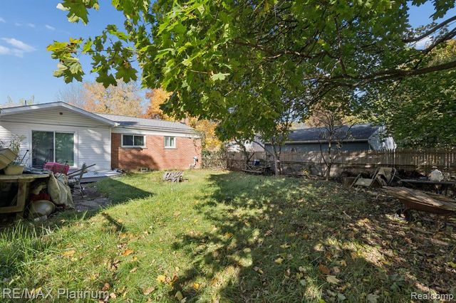 1149 Parallel Street, Fenton, MI 48430