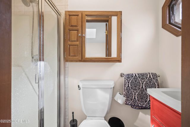 28 Florence Avenue, Leonardo, NJ 07737