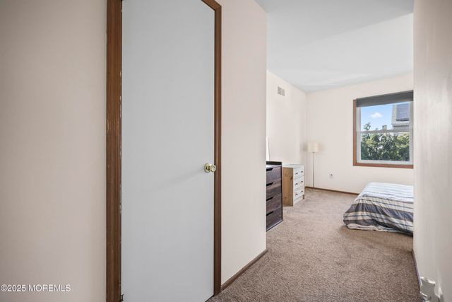 28 Florence Avenue, Leonardo, NJ 07737