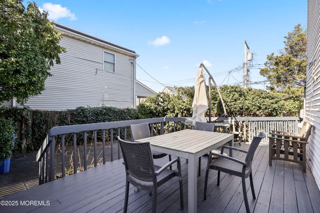 28 Florence Avenue, Leonardo, NJ 07737