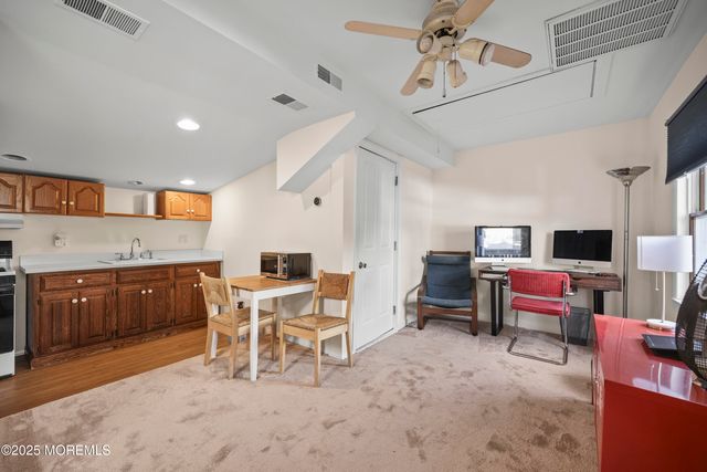 28 Florence Avenue, Leonardo, NJ 07737