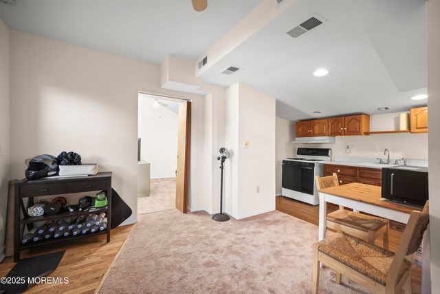 28 Florence Avenue, Leonardo, NJ 07737