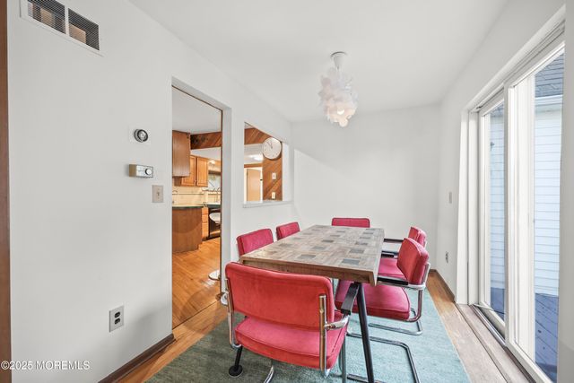 28 Florence Avenue, Leonardo, NJ 07737