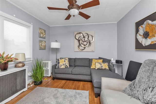 44 Marlowe Road, Valley Stream, NY 11580