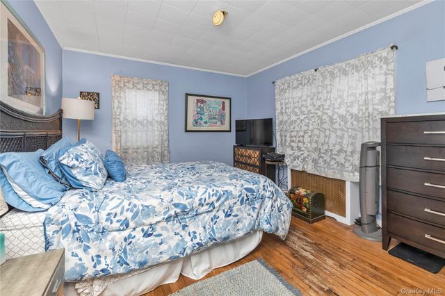 44 Marlowe Road, Valley Stream, NY 11580