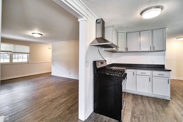 635 Lake View Drive, Zionsville, IN 46077