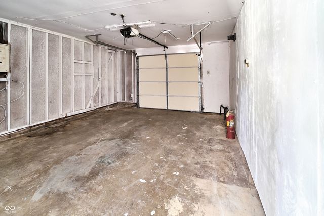 635 Lake View Drive, Zionsville, IN 46077