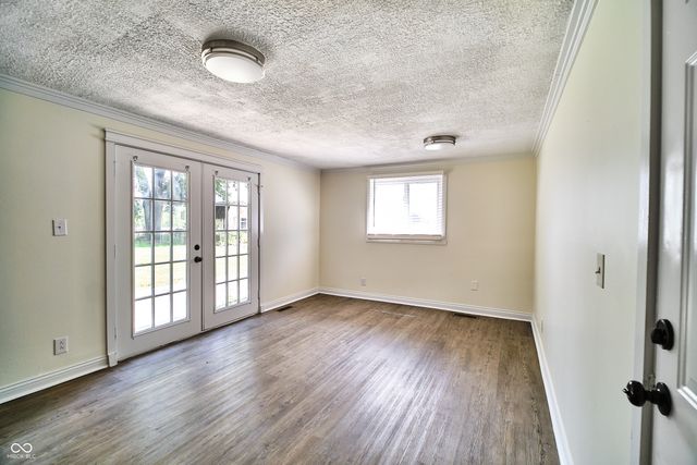 635 Lake View Drive, Zionsville, IN 46077