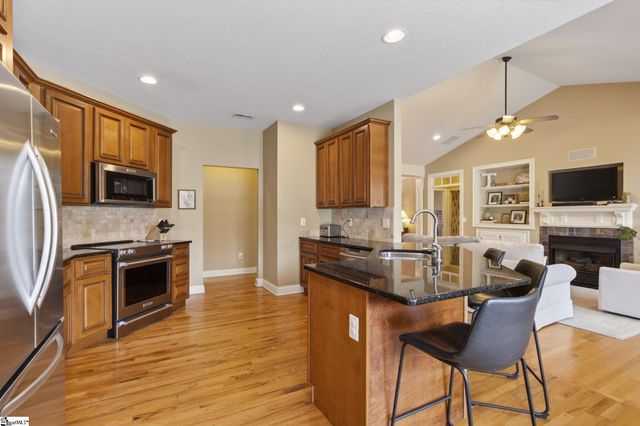12 Hidden Springs Lane, Taylors, SC 29687