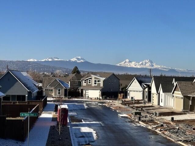 61209 NE Snow Owl Street, Bend, OR 97701