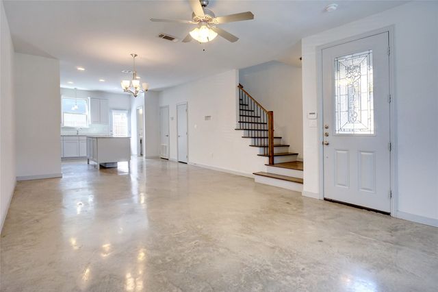 3427 W 6th Street, Fort Worth, TX 76107