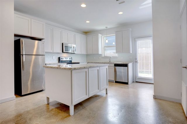 3427 W 6th Street, Fort Worth, TX 76107