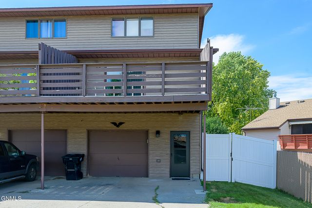 922 E Owens Avenue, Bismarck, ND 58501 property photo