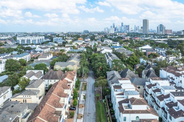 5210 Feagan Street, Houston, TX 77007