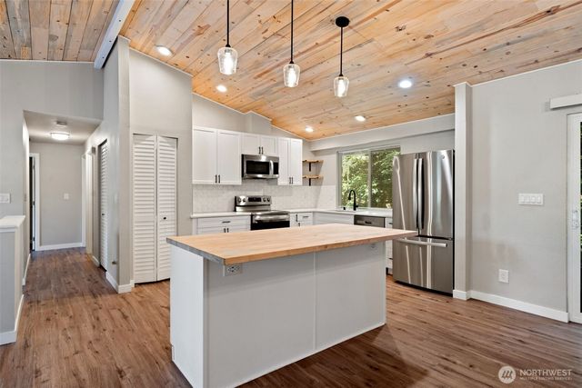 7540 Grahns Lane NE, Bremerton, WA 98311