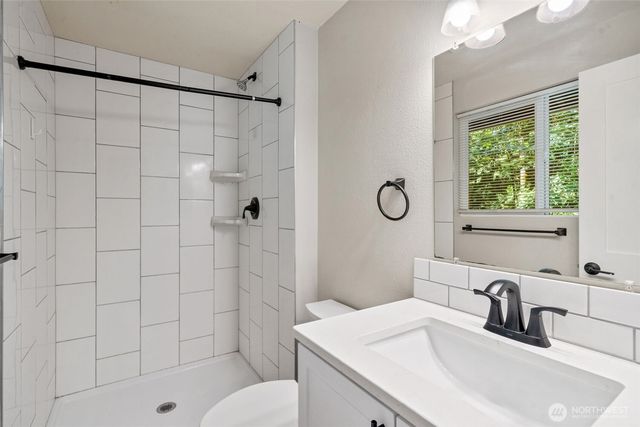 7540 Grahns Lane NE, Bremerton, WA 98311