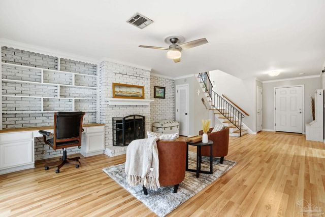 2 Highpoint Dr, Gulf Breeze, FL 32561