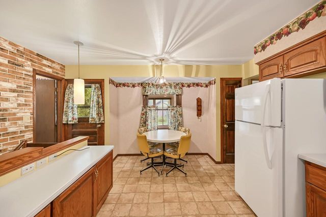 3319 W Woodward DRIVE, Franklin, WI 53132