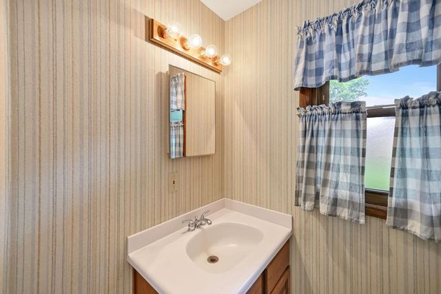 3319 W Woodward DRIVE, Franklin, WI 53132