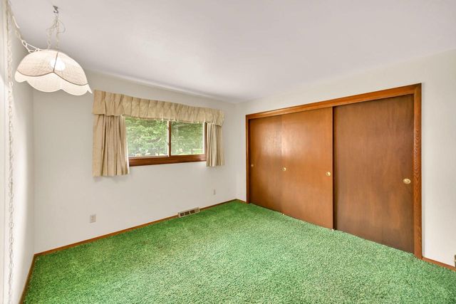 3319 W Woodward DRIVE, Franklin, WI 53132