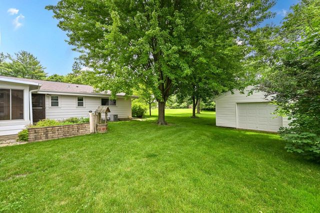 3319 W Woodward DRIVE, Franklin, WI 53132