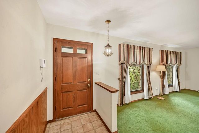 3319 W Woodward DRIVE, Franklin, WI 53132