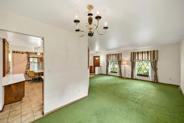 3319 W Woodward DRIVE, Franklin, WI 53132