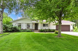 3319 W Woodward DRIVE, Franklin, WI 53132