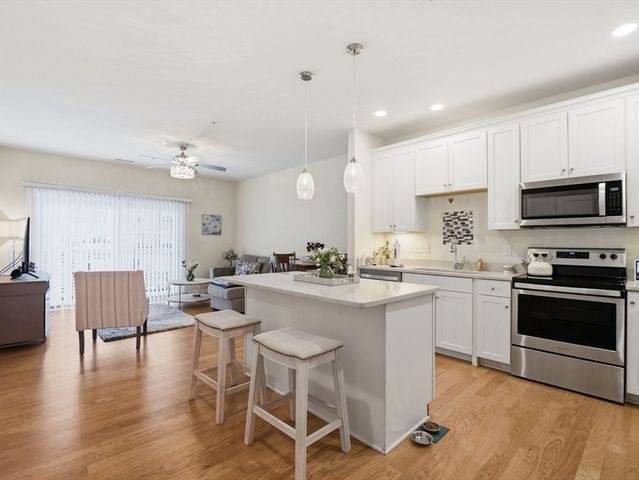 220 Martins Landing 104, North Reading, MA 01864