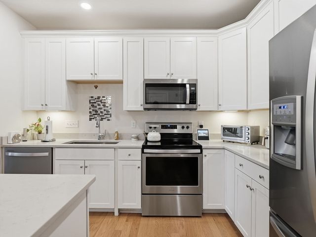 220 Martins Landing 104, North Reading, MA 01864