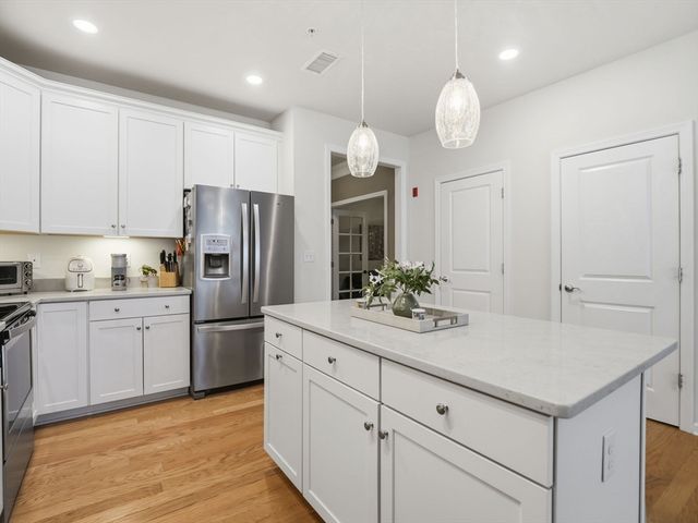 220 Martins Landing 104, North Reading, MA 01864