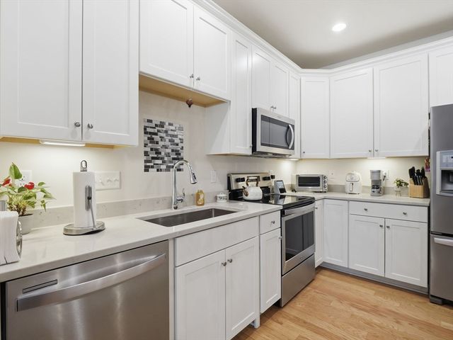 220 Martins Landing 104, North Reading, MA 01864