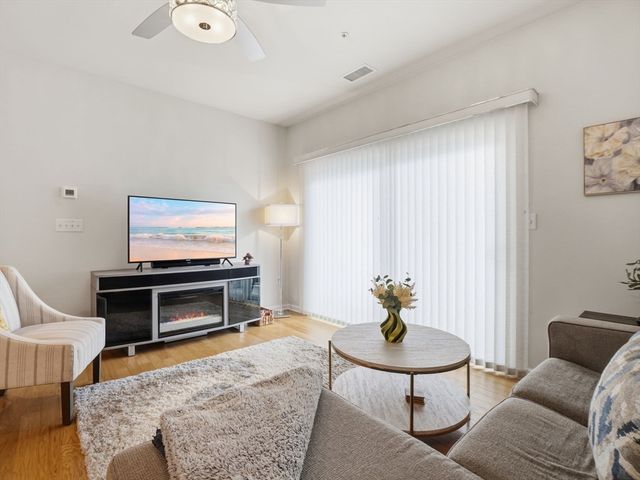 220 Martins Landing 104, North Reading, MA 01864