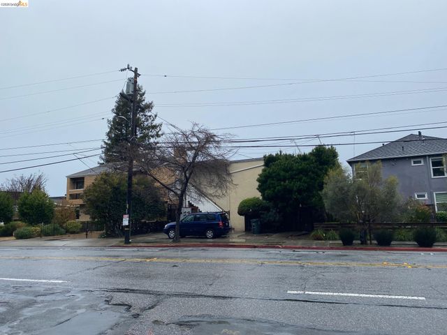 640 N El Camino Real, San Mateo, CA 94401