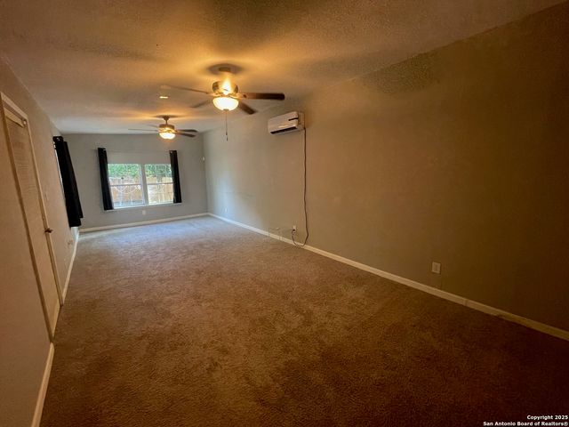 1621 W French Pl, San Antonio, TX 78201