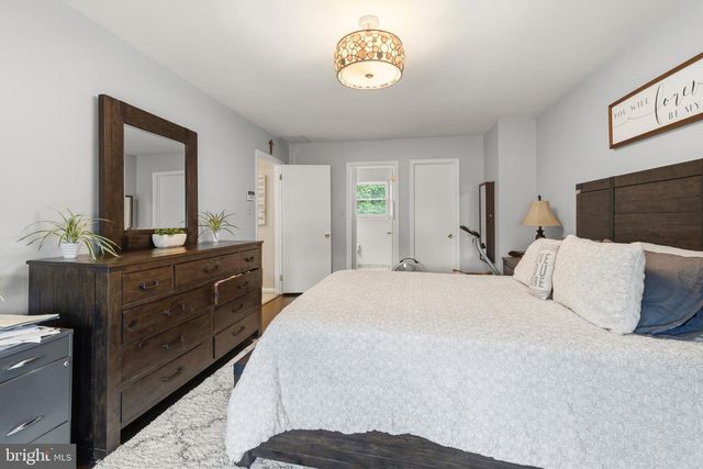 2 FARNHAM CT, Clementon, NJ 08021