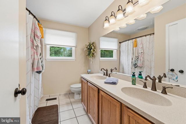 2 FARNHAM CT, Clementon, NJ 08021