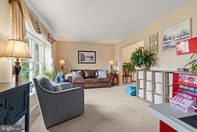 2 FARNHAM CT, Clementon, NJ 08021
