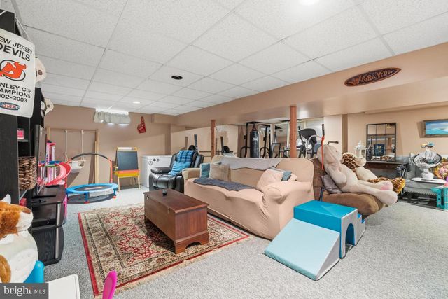 2 FARNHAM CT, Clementon, NJ 08021