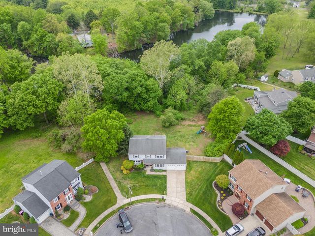 2 FARNHAM CT, Clementon, NJ 08021