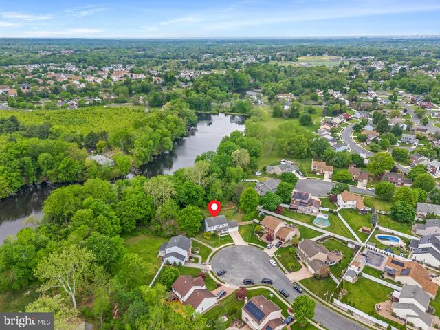 2 FARNHAM CT, Clementon, NJ 08021