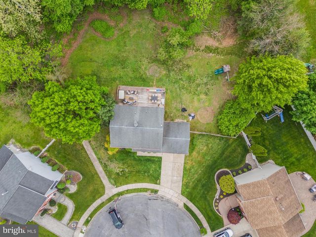 2 FARNHAM CT, Clementon, NJ 08021