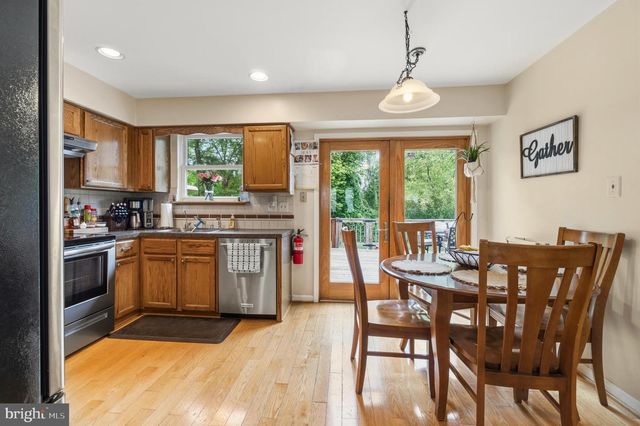 2 FARNHAM CT, Clementon, NJ 08021