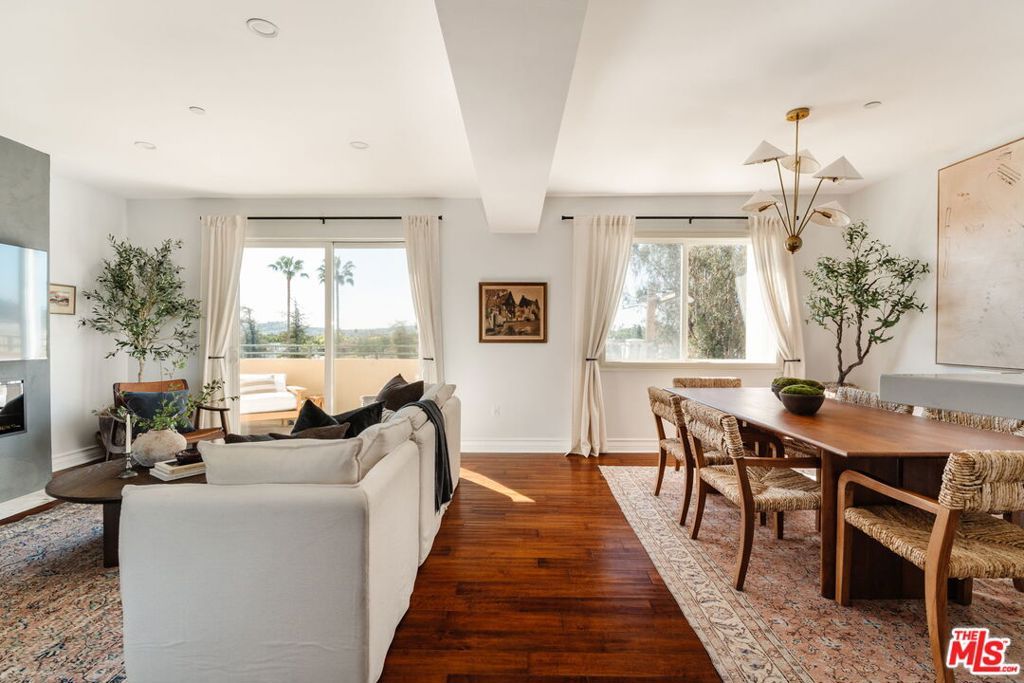 Image 2 of property listing at 8866 Alcott Street 4, Los Angeles, CA 90035