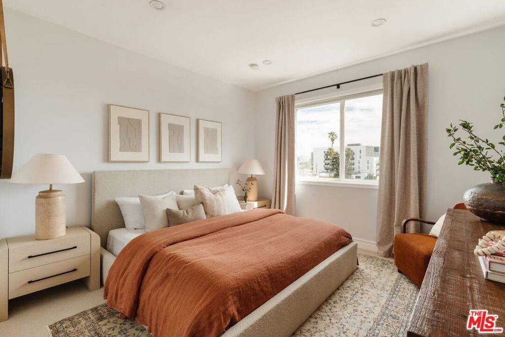 Image 22 of property listing at 8866 Alcott Street 4, Los Angeles, CA 90035
