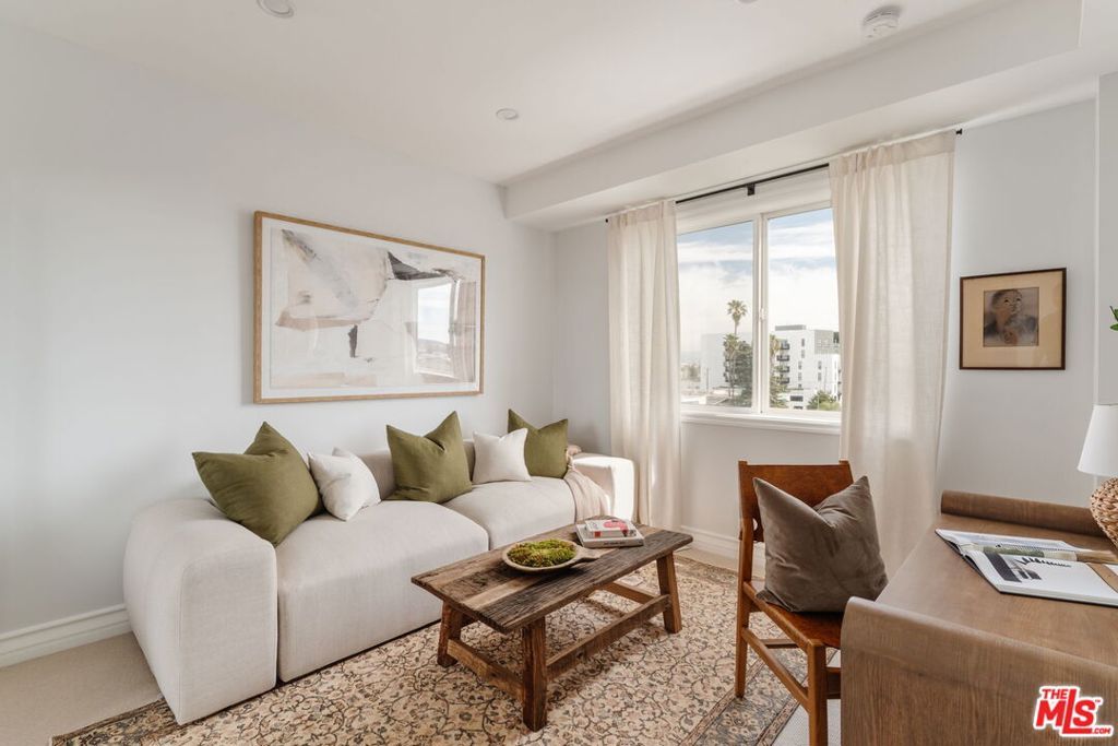 Image 27 of property listing at 8866 Alcott Street 4, Los Angeles, CA 90035
