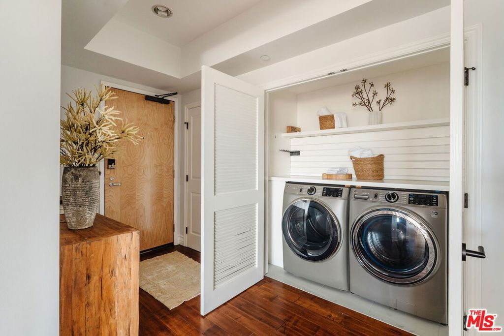 Image 7 of property listing at 8866 Alcott Street 4, Los Angeles, CA 90035