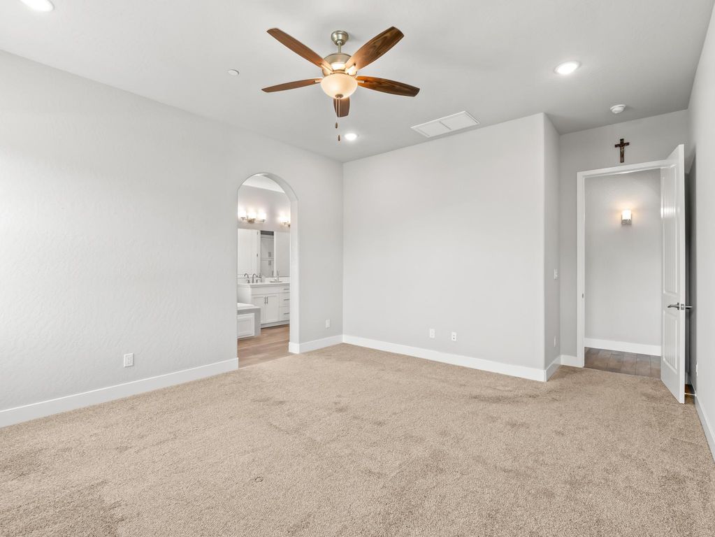 Image 28 of property listing at 1734 N Park Avenue, Clovis, CA 93619