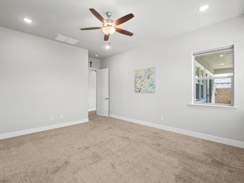 Image 29 of property listing at 1734 N Park Avenue, Clovis, CA 93619